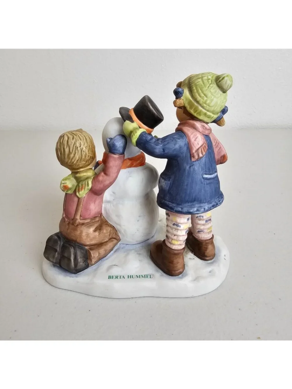 "Crowning Touch" Goebel Berta Hummel '99 Figure BH 82 Orig Open Box Cert Of Auth - Picture 3 of 10
